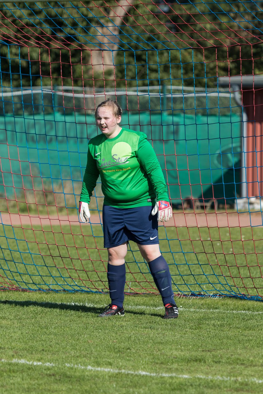 Bild 129 - B-Juniorinnen Krummesser SV - SV Henstedt Ulzburg : Ergebnis: 0:3